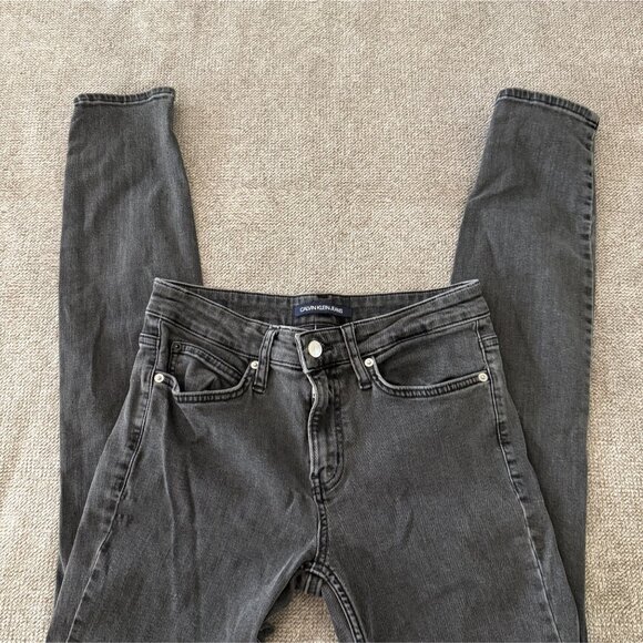 Calvin Klein Black Mid Rise Skinny Jeans 28x30 - Picture 1 of 9